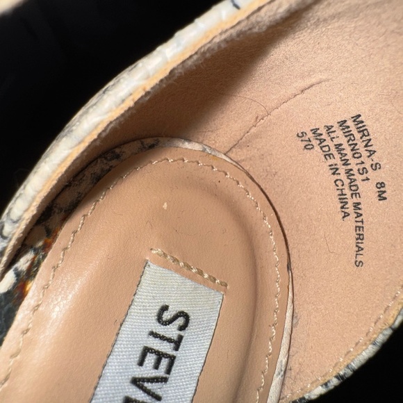 Steve Madden Black and Cream Block Heel Sandals - Picture 4 of 4